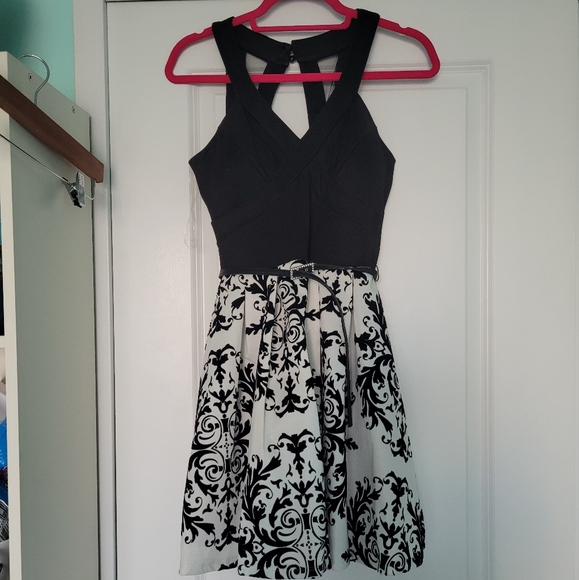 Black & White Party Dress - Picture 5 of 13